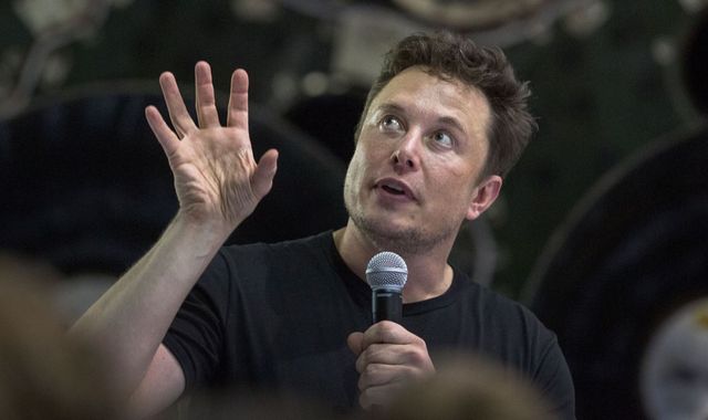 bitcoin-tesla-elon-musk-bitcoin-ethereum-crypto-hirek-mycryptoption