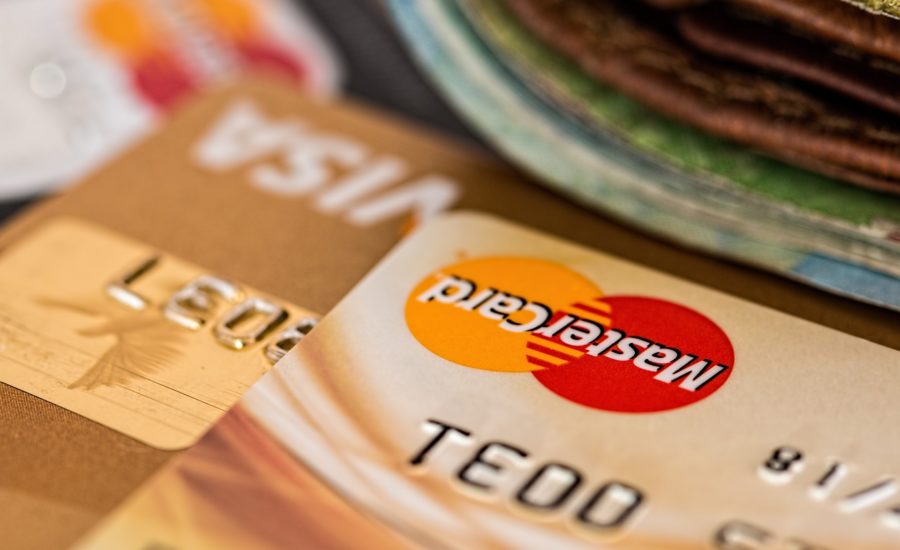 Az USA-ban már fel lehet már iratkozni a Coinbase bankkártyájára