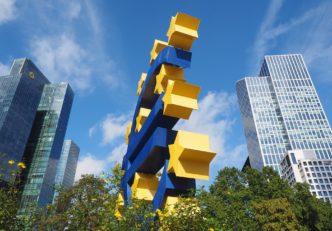 Banca Centrală Europeană știri crypto Az Európai Központi Bank újabb 750 milliárd eurót nyomtatna