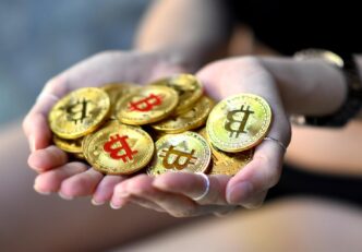 Ce factori modelează și influențează prețul Bitcoin? Să vedem cum este determinat prețul BTC Milyen tényezők alakítják a Bitcoin árát? mycryptoption