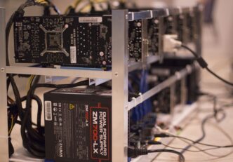 bányászgép összeállítás lépésről lépésre bitcoin kriptovaluta bányászgép rig