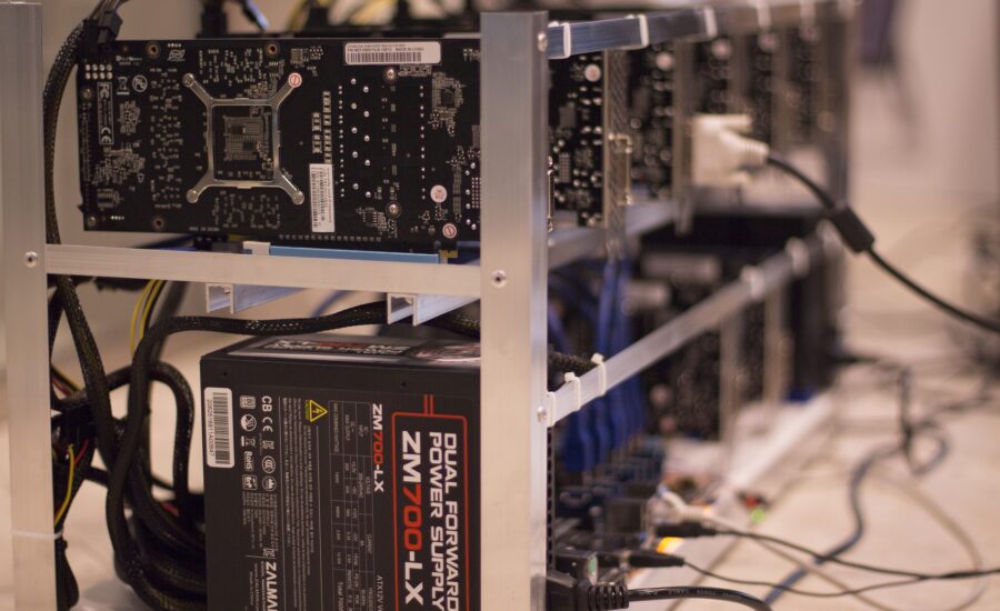 bányászgép összeállítás lépésről lépésre bitcoin kriptovaluta bányászgép rig